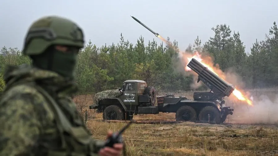 Российские «Ураганы» выжигают позиции ВСУ на южно-донецком направлении