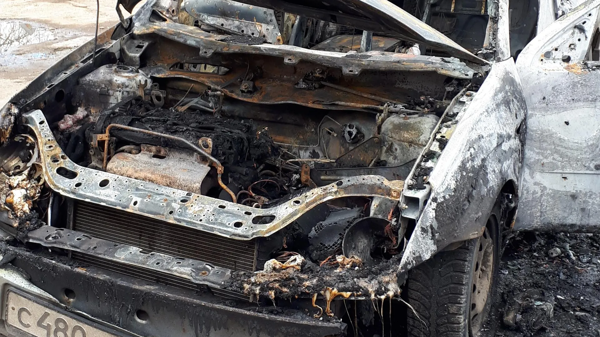 Возгорание в автомобиле ликвидировали на улице Чайковского в Подольске