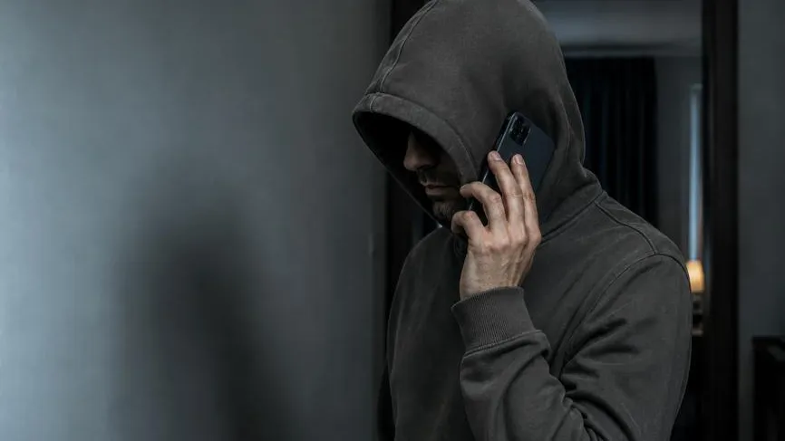«Скоро вернемся»: осужденный за двойное убийство звонит девушке с угрозами