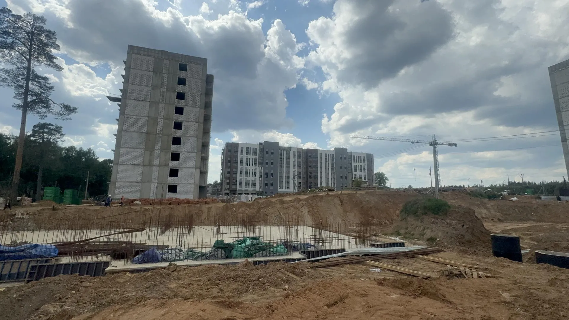 В жилом квартале «Радость» Солнечногорска началась отделка фасадов домов