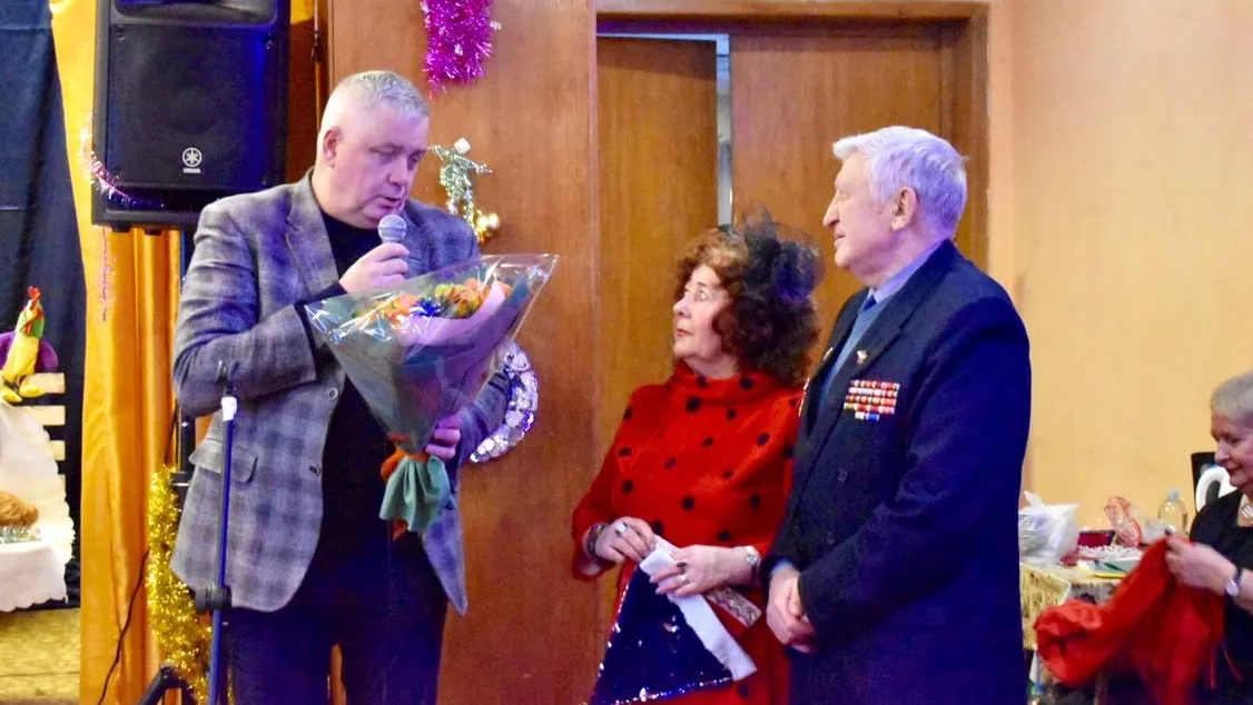 Сладкие подарки вручили участницам женского клуба микрорайона Заря Балашихи