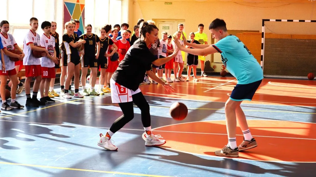 Баскетболистка Оксана Горшечникова провела мастер-класс в Электростали