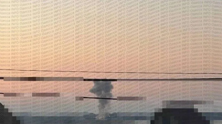 В Сети появились кадры последствий серии мощных ударов по военным объектам ВСУ