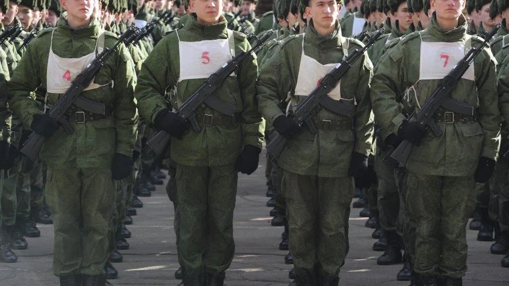Порядка 400 человек в Подольске стали участниками собрания, посвященного военной службе