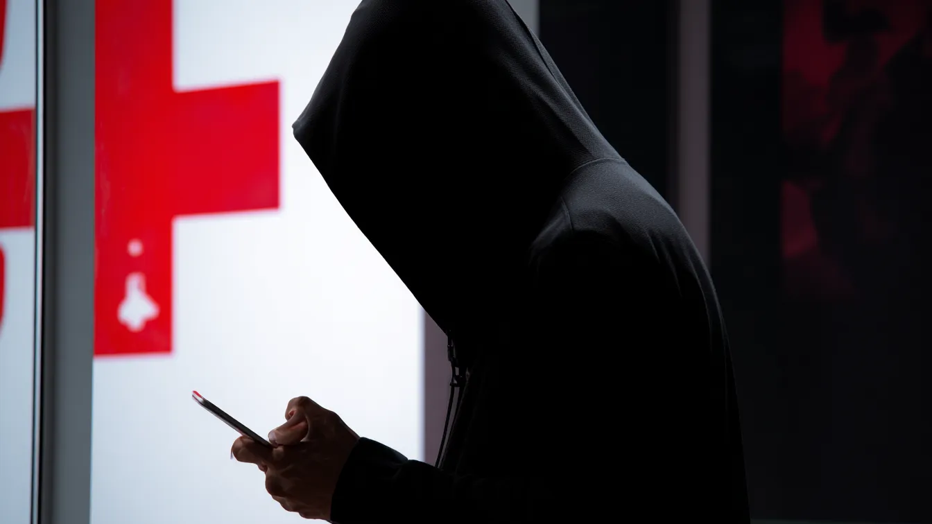 Попасть на прием: как мошенники используют тему поликлиник для обмана россиян