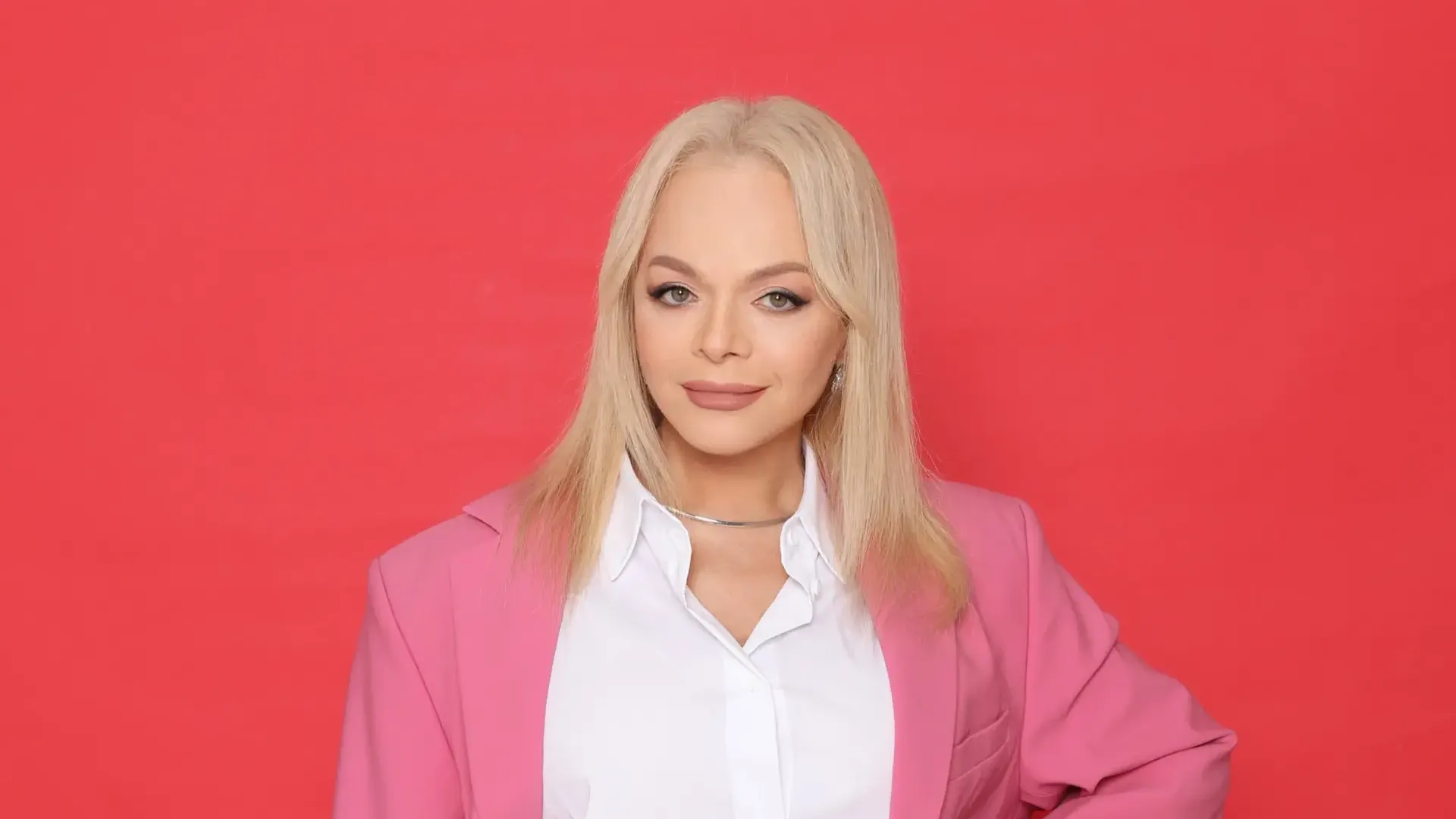Лариса Долина не могла шевелить рукой из-за травмы плеча