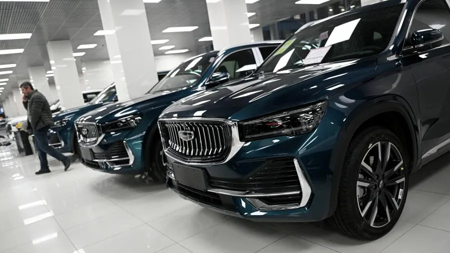 Автоэксперт рассказал, что станет с автомобильным рынком после повышения утильсбора