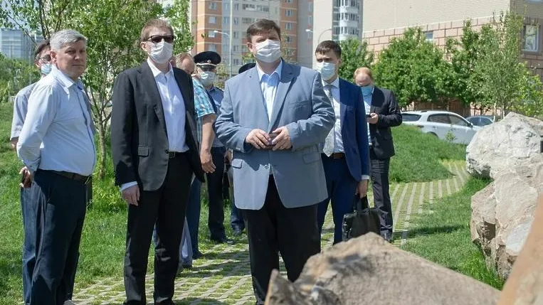Зампред правительства Подмосковья проверил ход работ по благоустройству Подольска