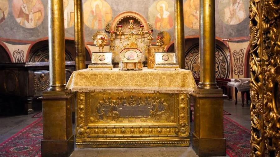 637 лет под полом Кремля: как нашли мощи Дмитрия Донского и что с ними будет дальше