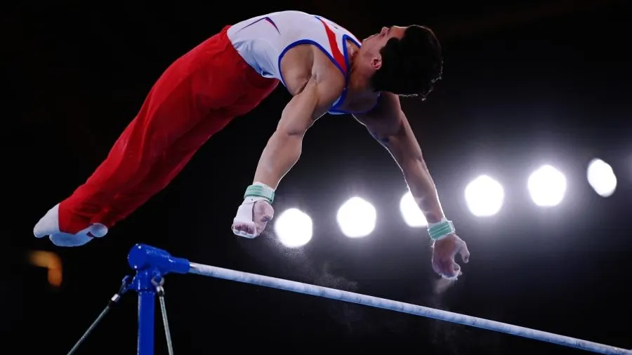 Гимнасты из РФ завоевали серебро в командном многоборье на чемпионате Европы