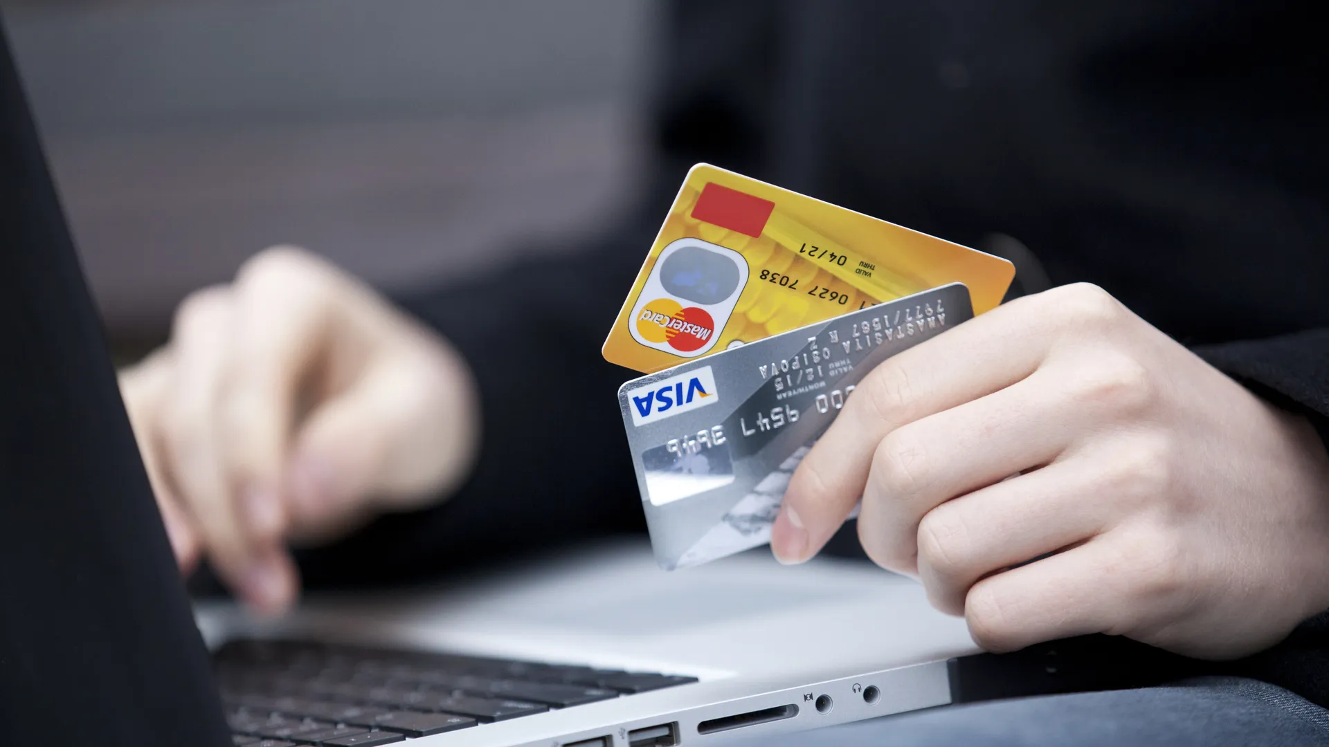 У части российских карт Visa и Mastercard истекли сертификаты безопасности
