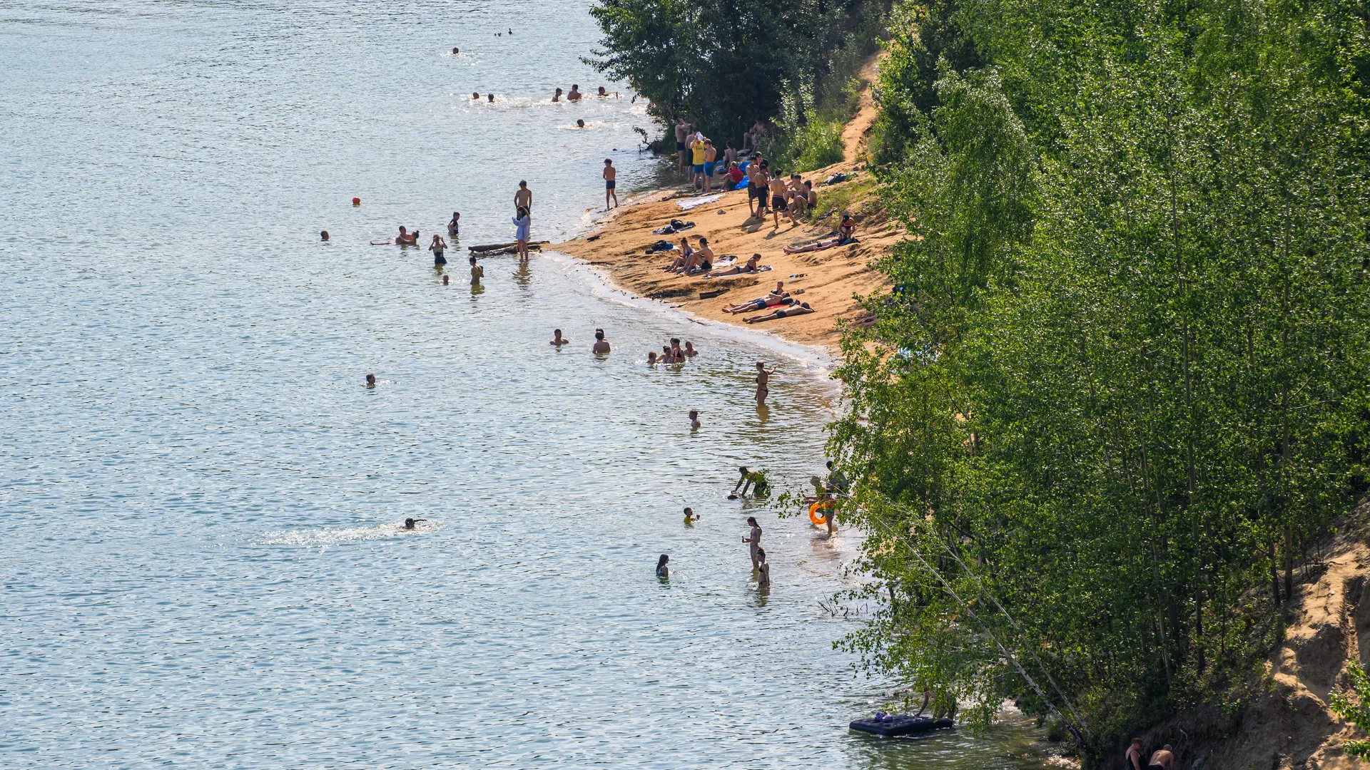 Карьеры, озера и водоемы: где можно купаться летом 2026 года в Московской области