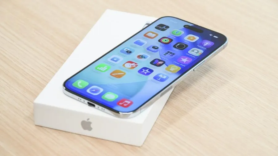 Москвичка купила 2 iPhone в рассрочку, а ей оформили допуслуги на 200 тыс руб