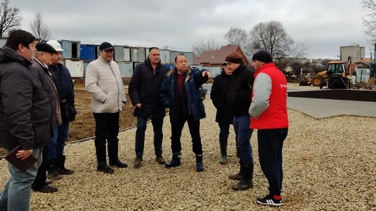 Территорию строящейся школы в микрорайоне Подольска планируют благоустроить к концу ноября