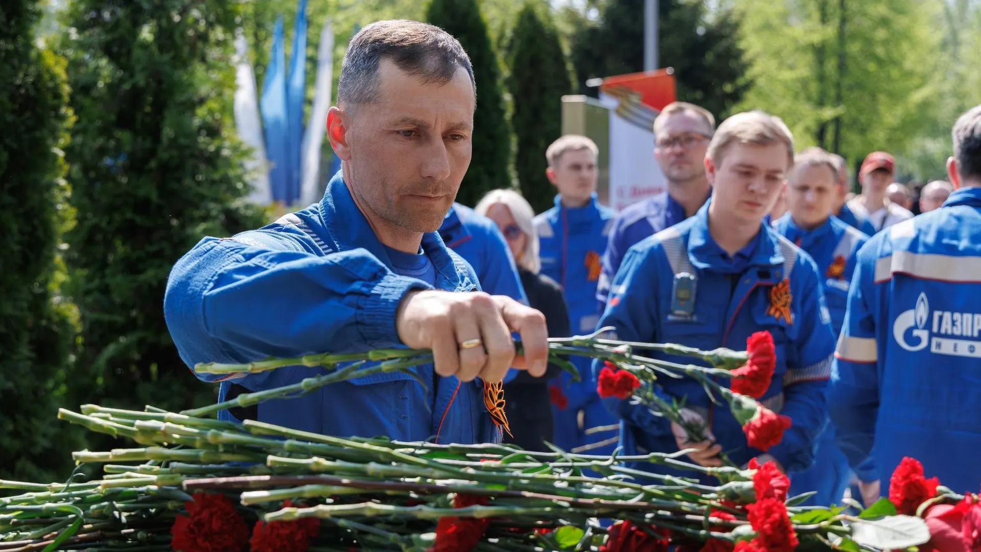 На производстве в Капотне почтили память предшественников в честь Дня Победы