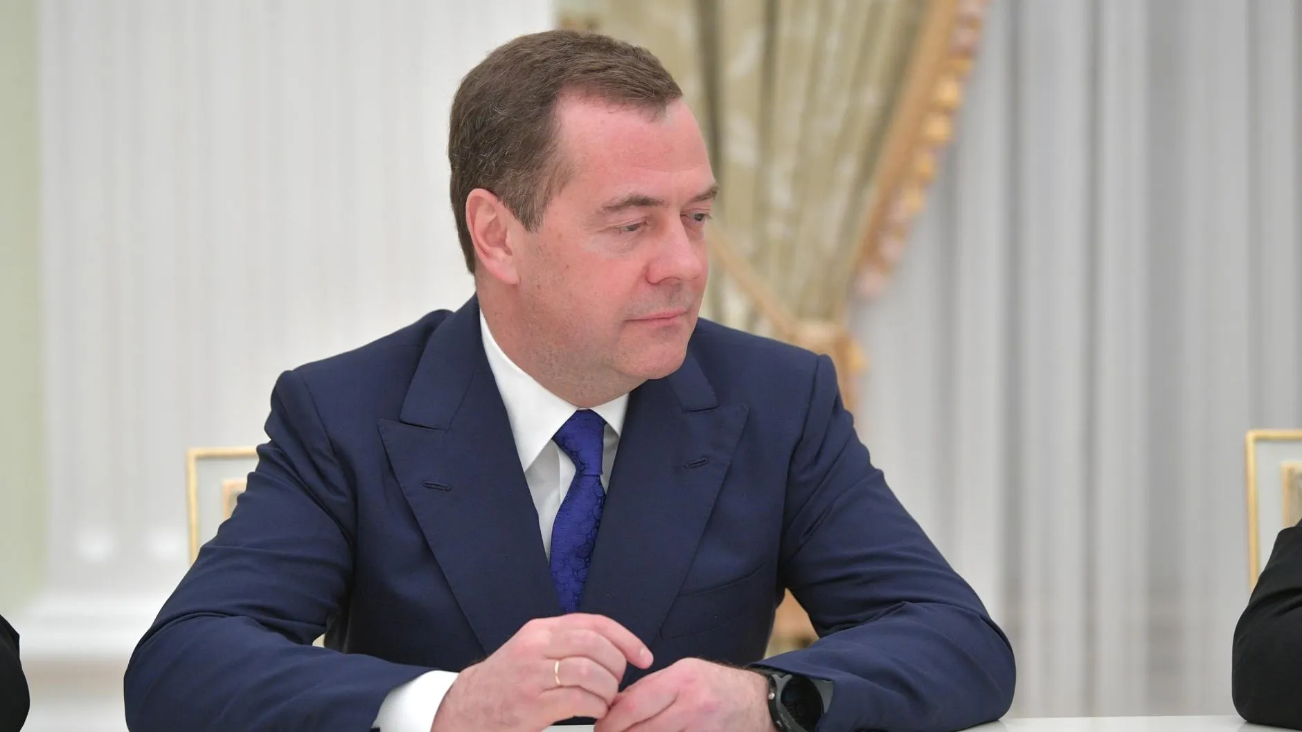 Приличные темпы: Медведев высказался о наборе контрактников в ВС РФ