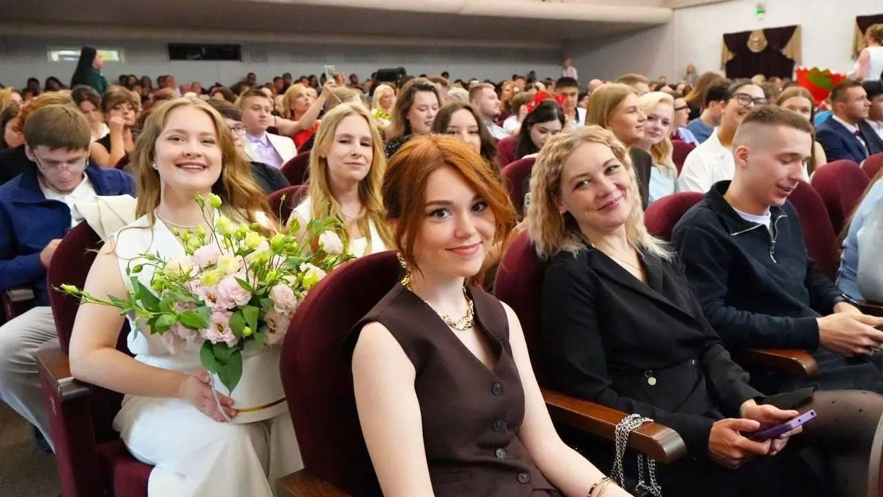 В Серпуховском округе прошли выпускные вечера студентов колледжей