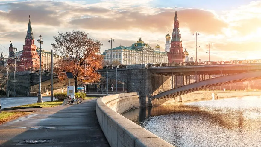 Синоптик Леус объяснил красный рассвет в Москве