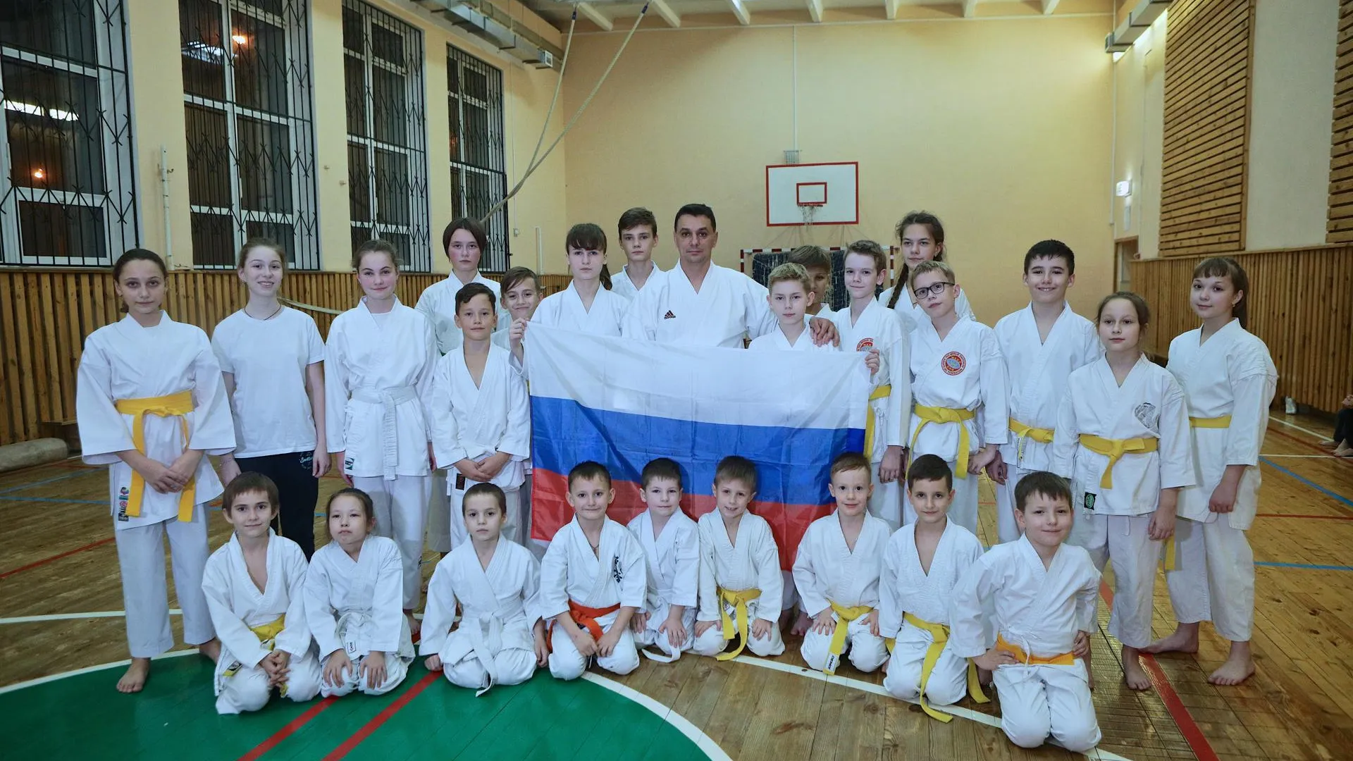 Учитель школы Балашихи завоевал две медали на чемпионате Европы по карате в Македонии