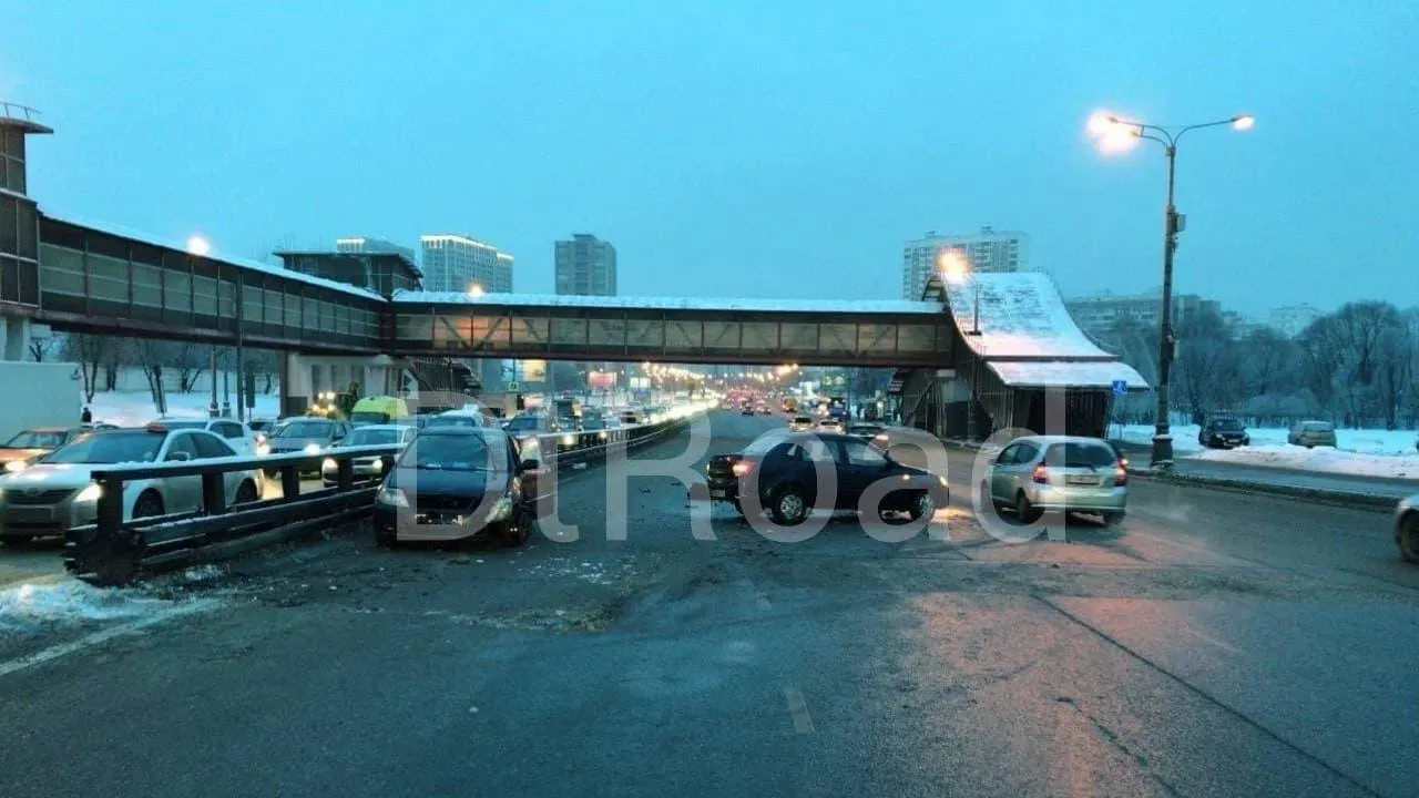 ДТП произошло на Дмитровском шоссе в Москве
