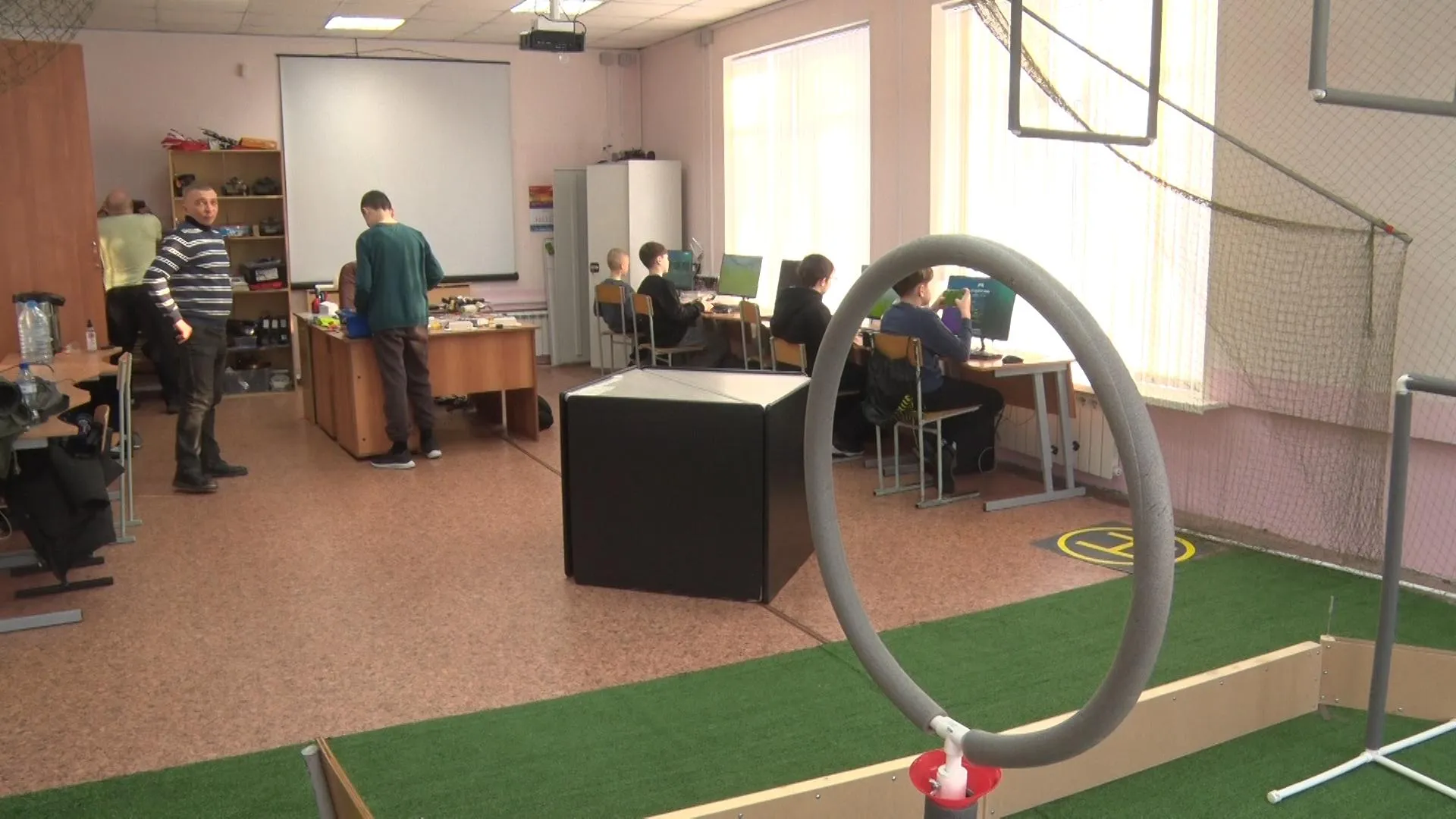 Юные пилоты из Клина выступят на открытом кубке Москвы по дронам Tiny Whoop