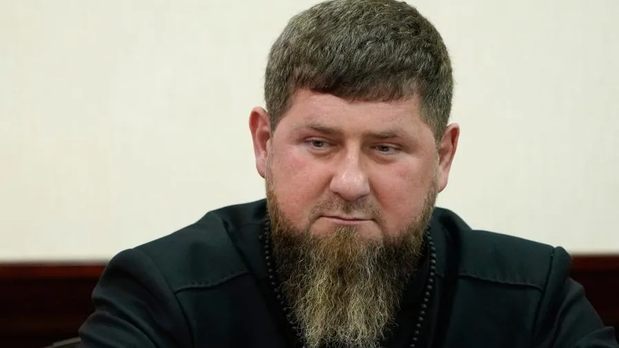 Кремль отказался комментировать заявление Кадырова о покушении на него
