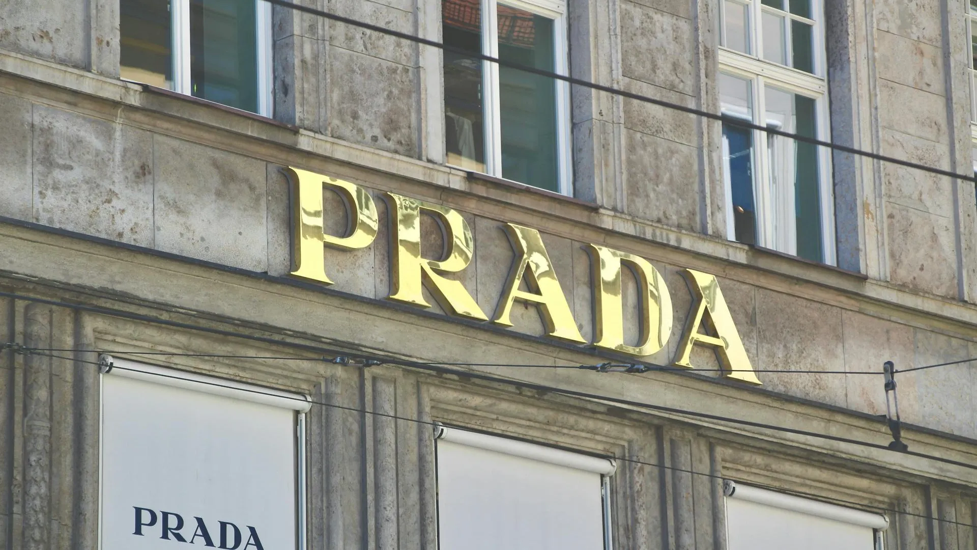 Prada «тайно» заработала более 1 млрд рублей в России за год