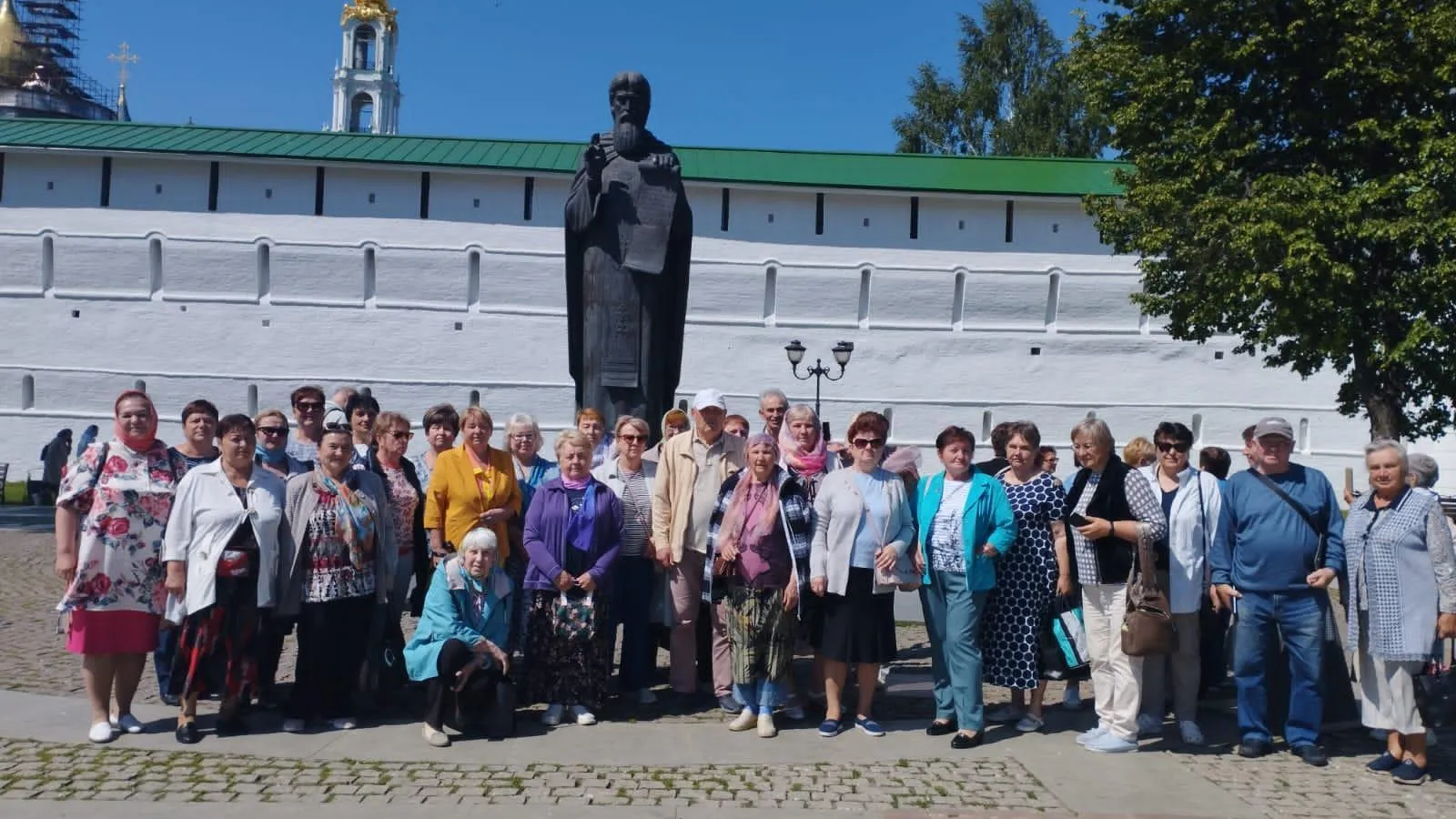 Долголеты из Волоколамска побывали на экскурсии в Сергиевом Посаде