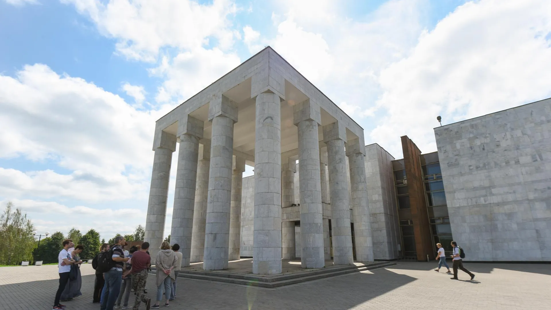 Александр Манзюк