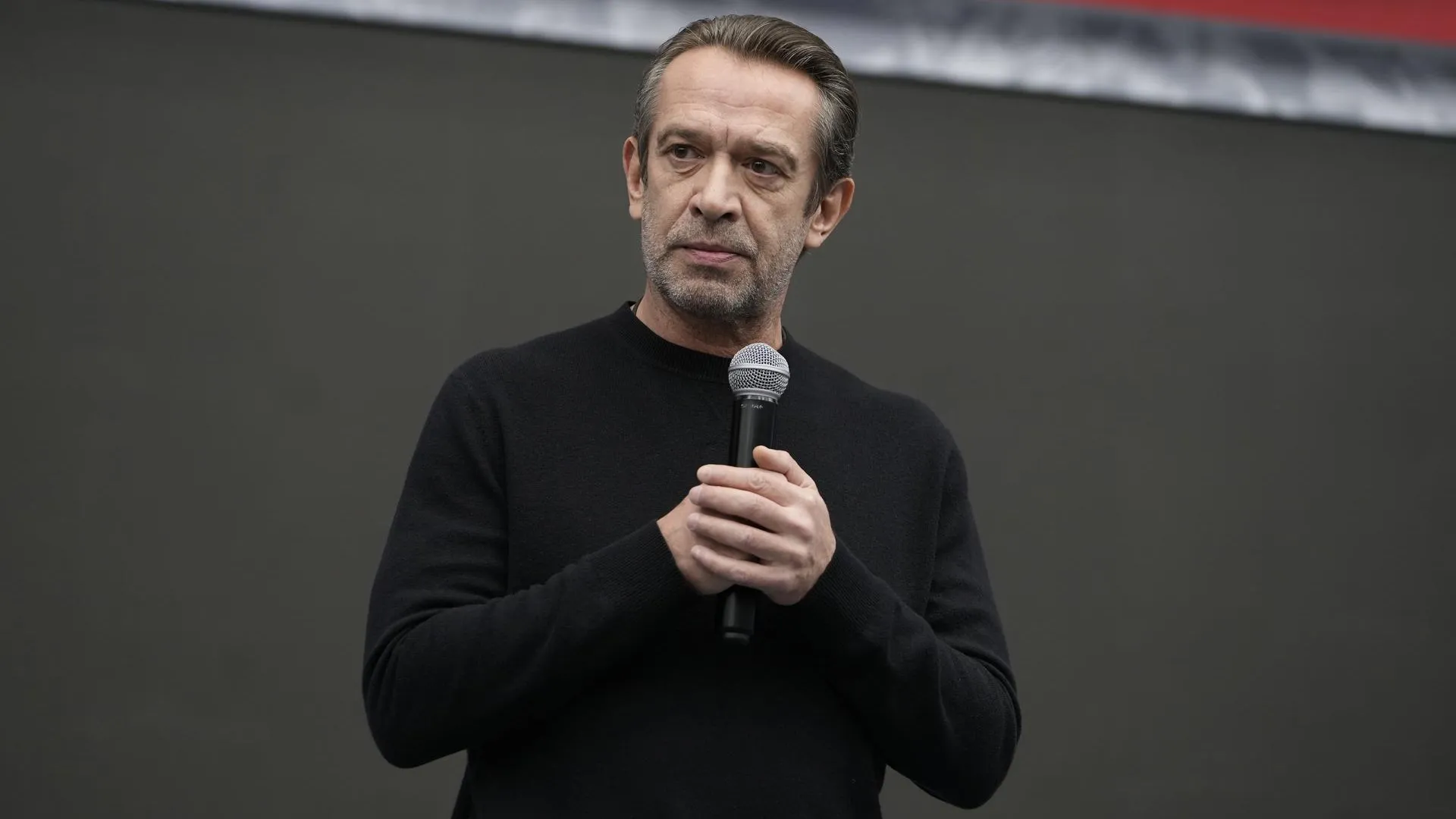 Актер Владимир Машков выступил перед мобилизованными в подмосковном парке «Патриот»