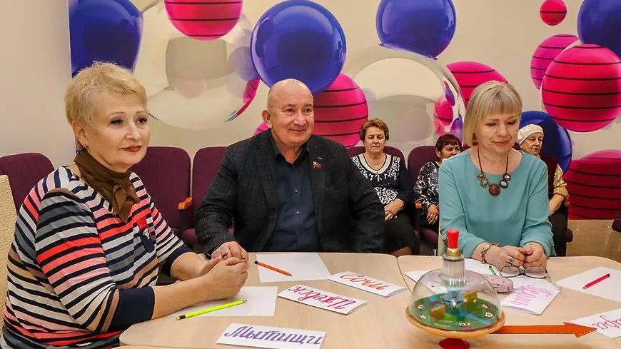 Пенсионеры Мытищ поучаствовали в интеллектуальной игре «Что? Где? Когда?»