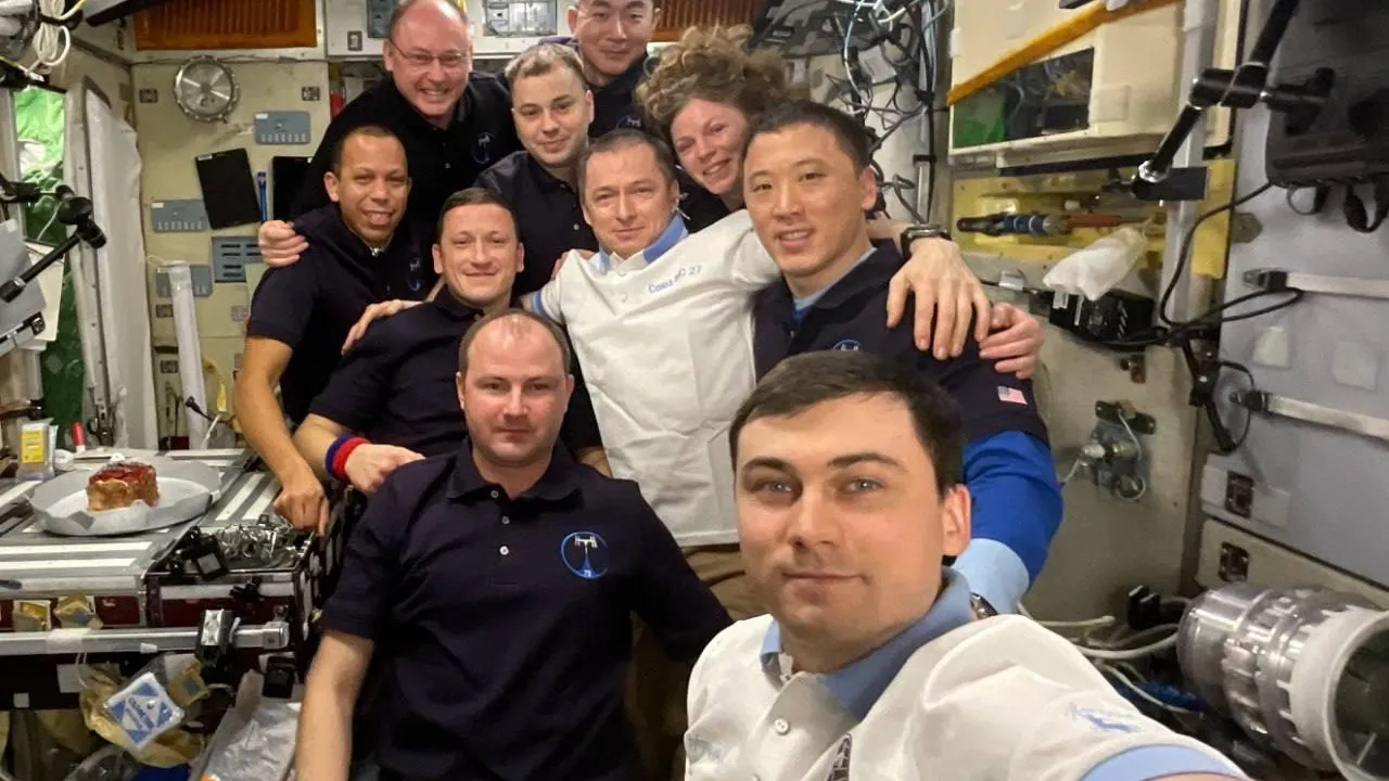 Экипаж корабля «Союз МС-27» отстыковался от МКС