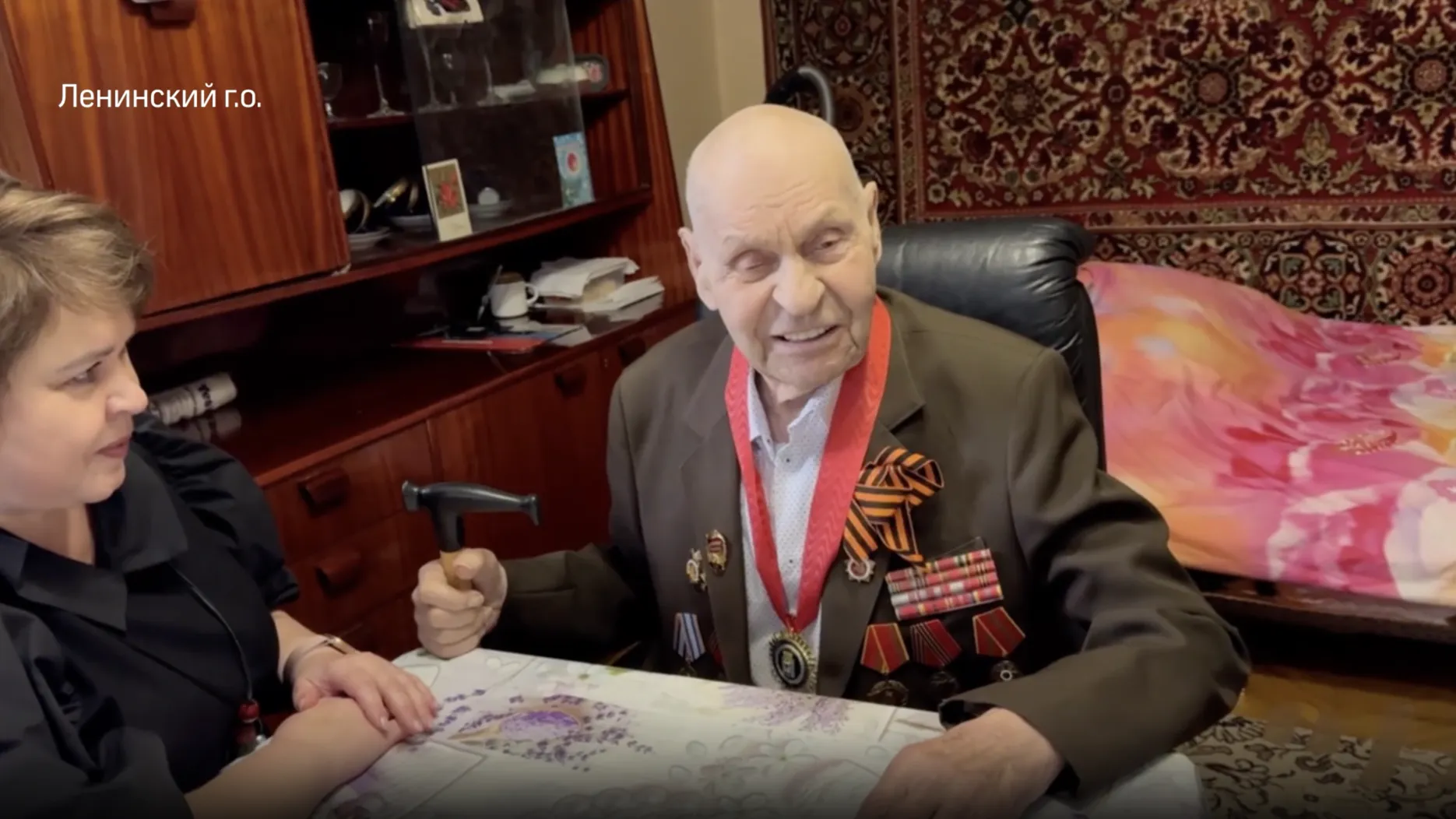Еще один знак почетного гражданина Ленинского округа вручили ветерану ВОВ
