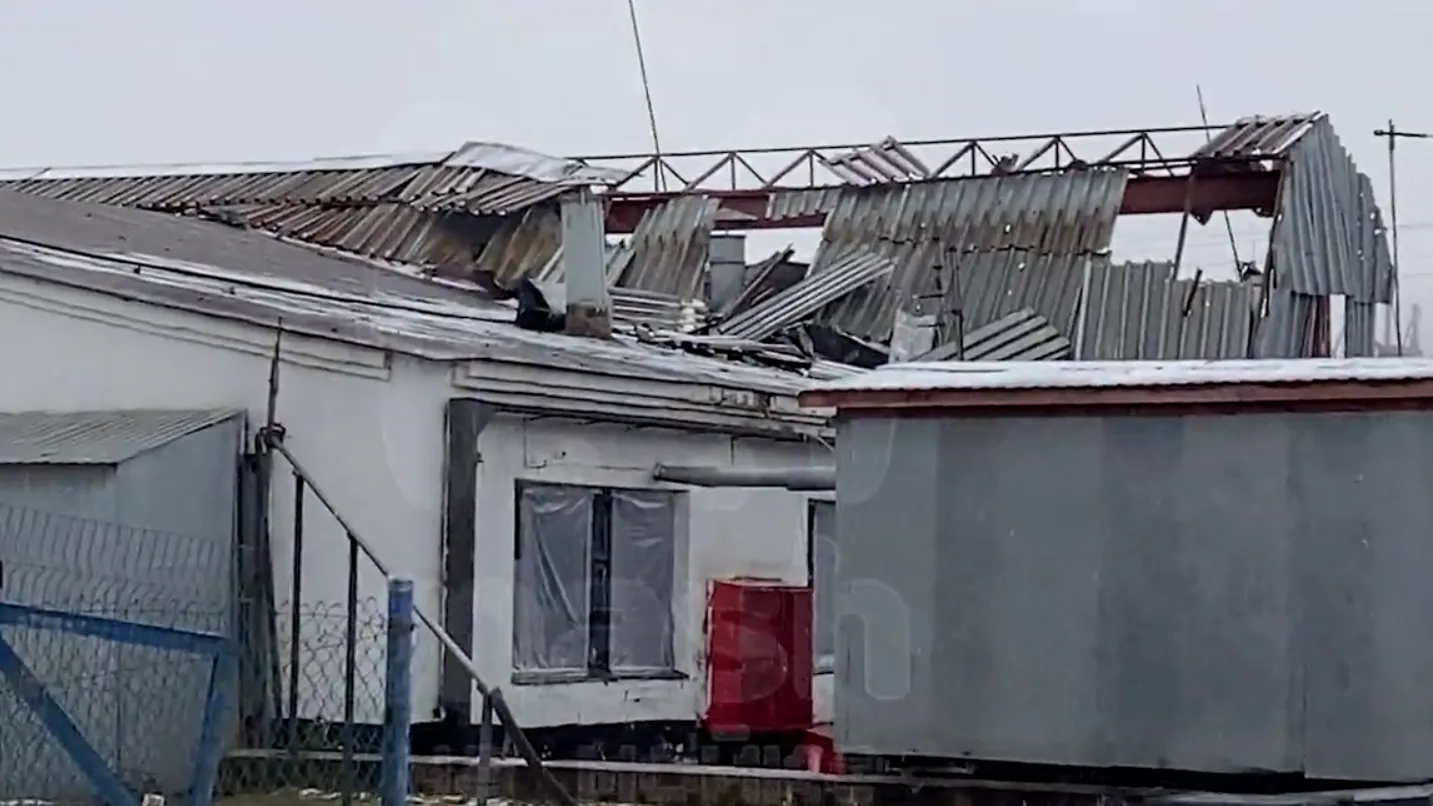 Опубликовано видео последствий падения дрона около завода в Петербурге