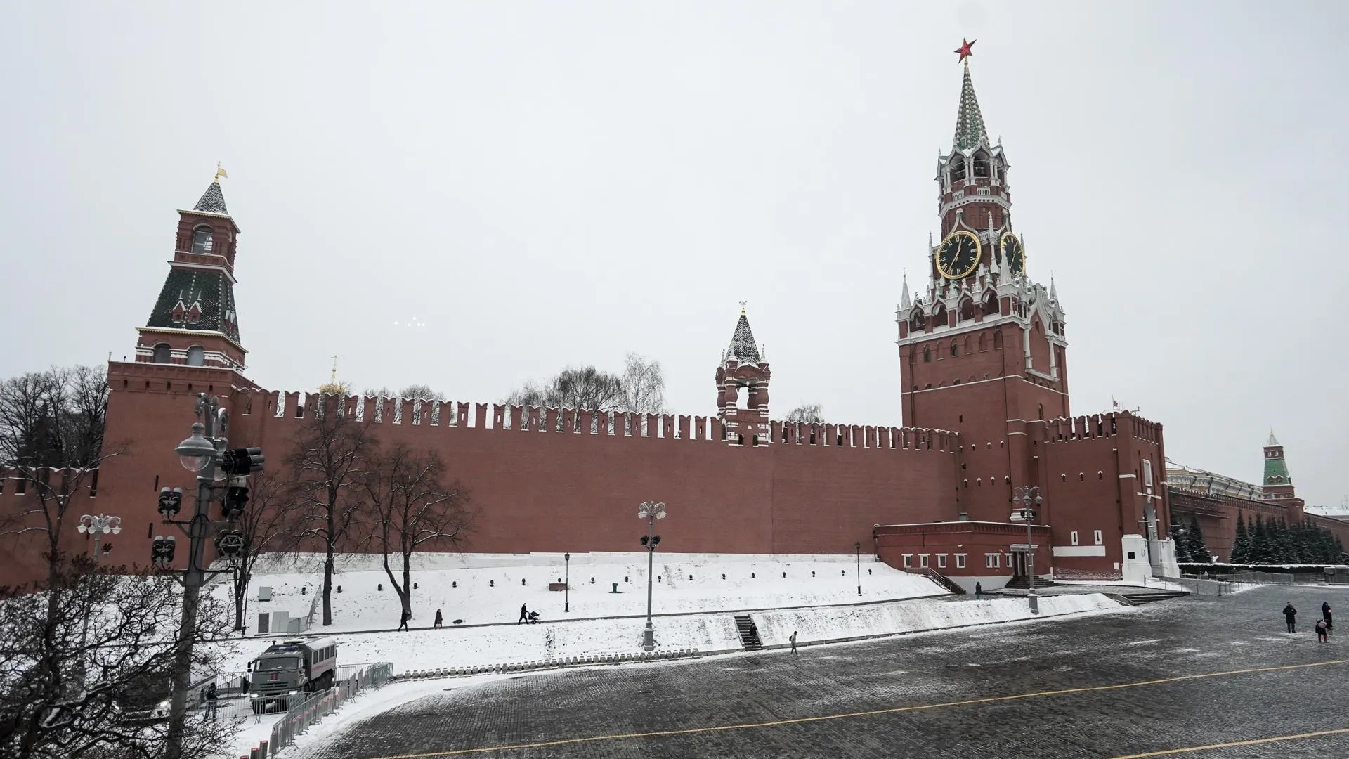Горожанам ограничат доступ на Красную площадь вечером в пятницу