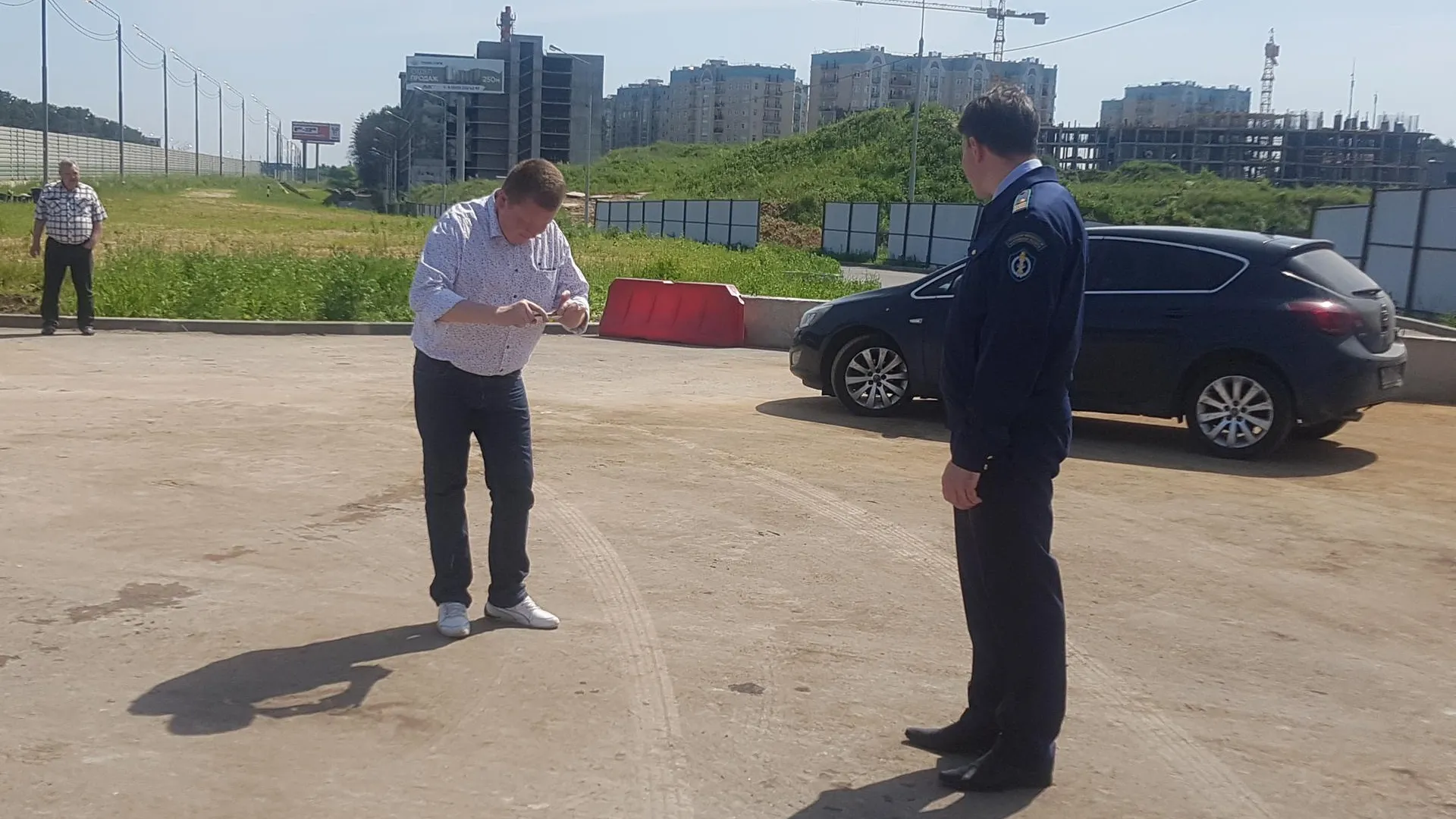 Около 60 кубометров мусора убрали с несанкционированной свалки в Красногорске