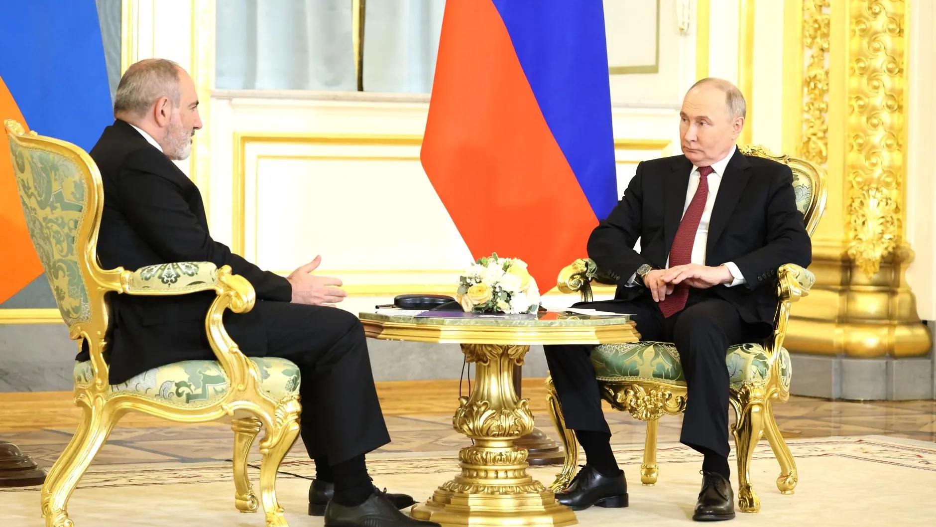 Пашинян пожелал Путину здоровья и всяческих благ в день рождения