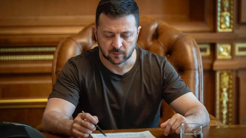Зеленский резко ответил на предложение Макрона об олимпийском перемирии