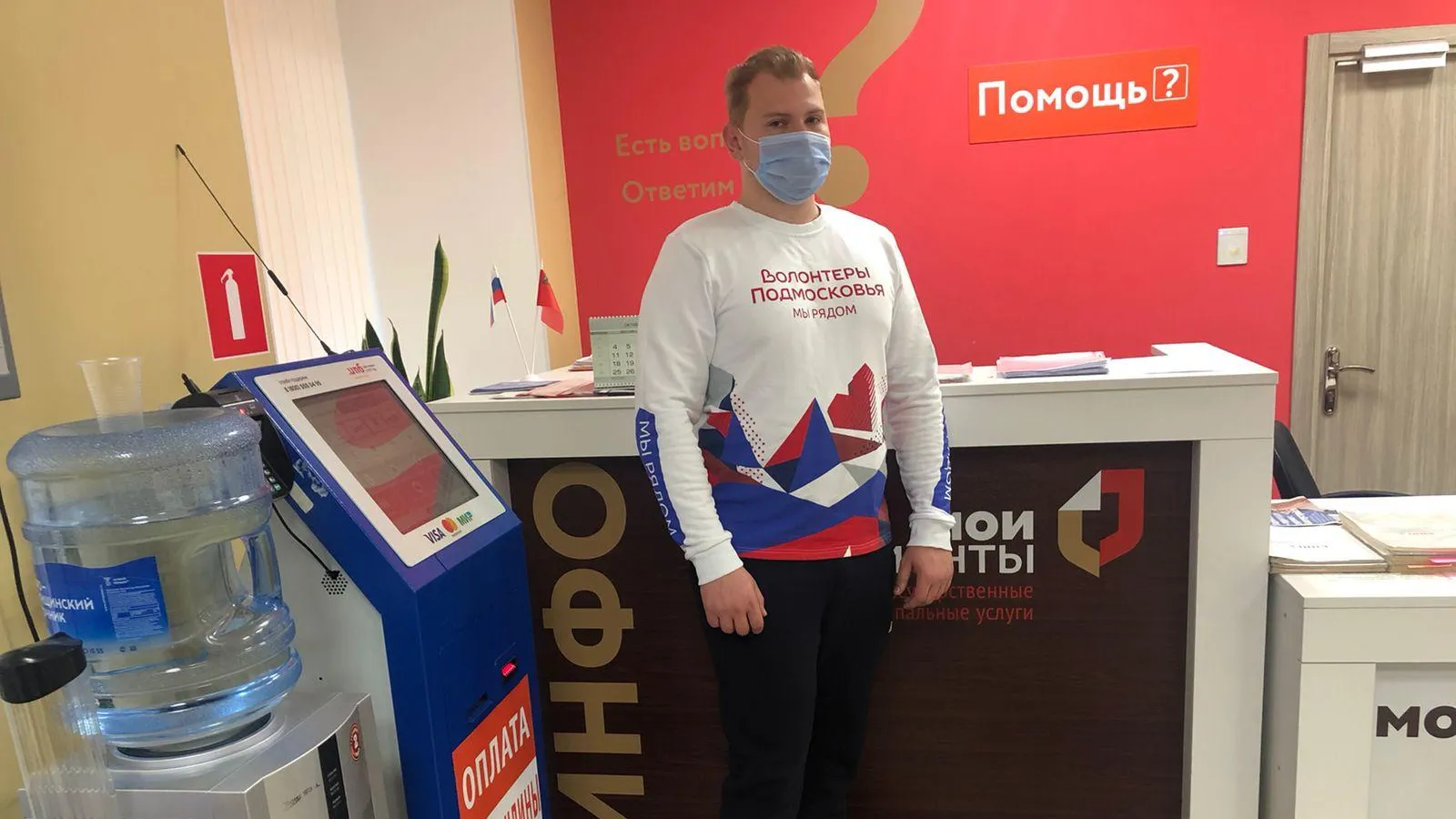 Волонтеры помогают на переписных участках Котельников