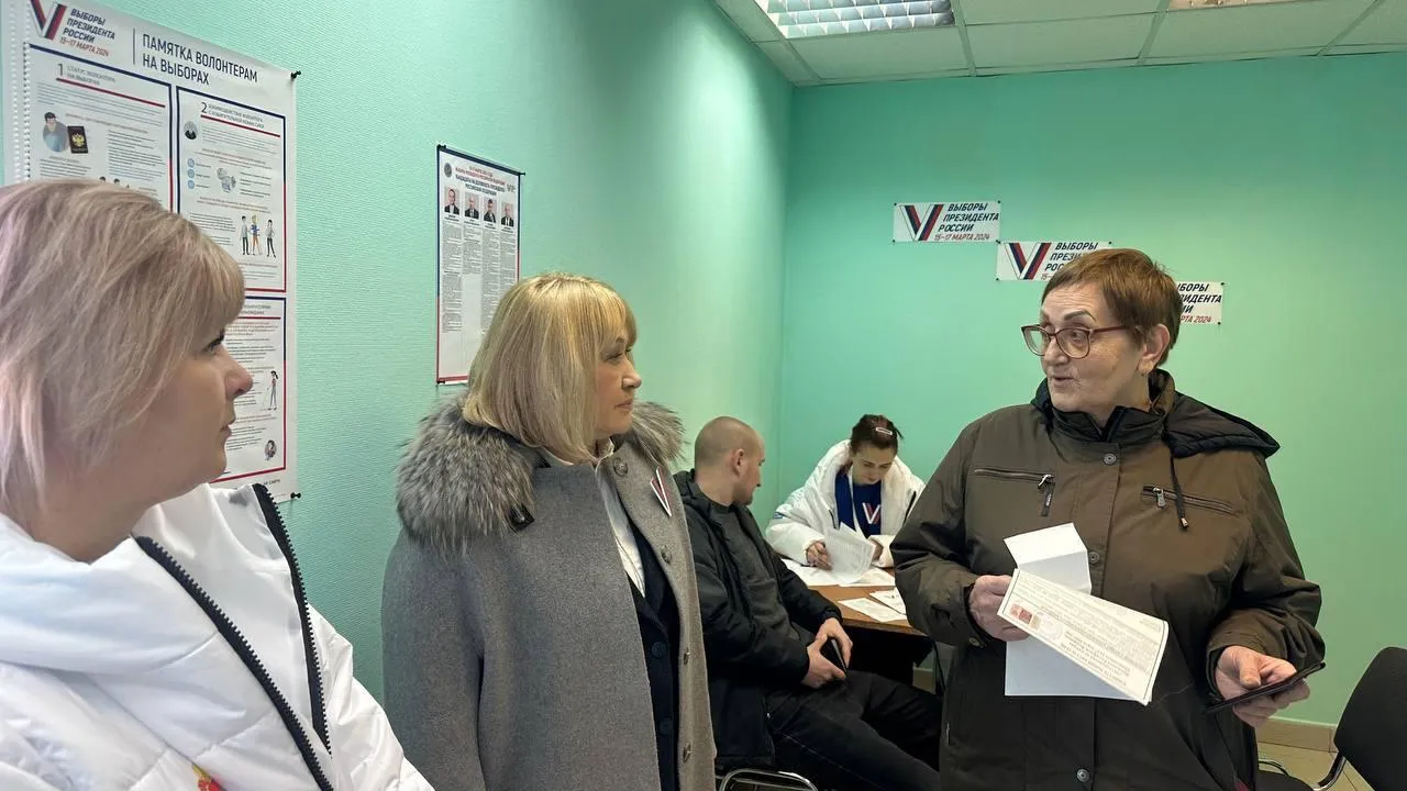 Фаевская посетила участки в Клину, где голосуют жители новых регионов РФ