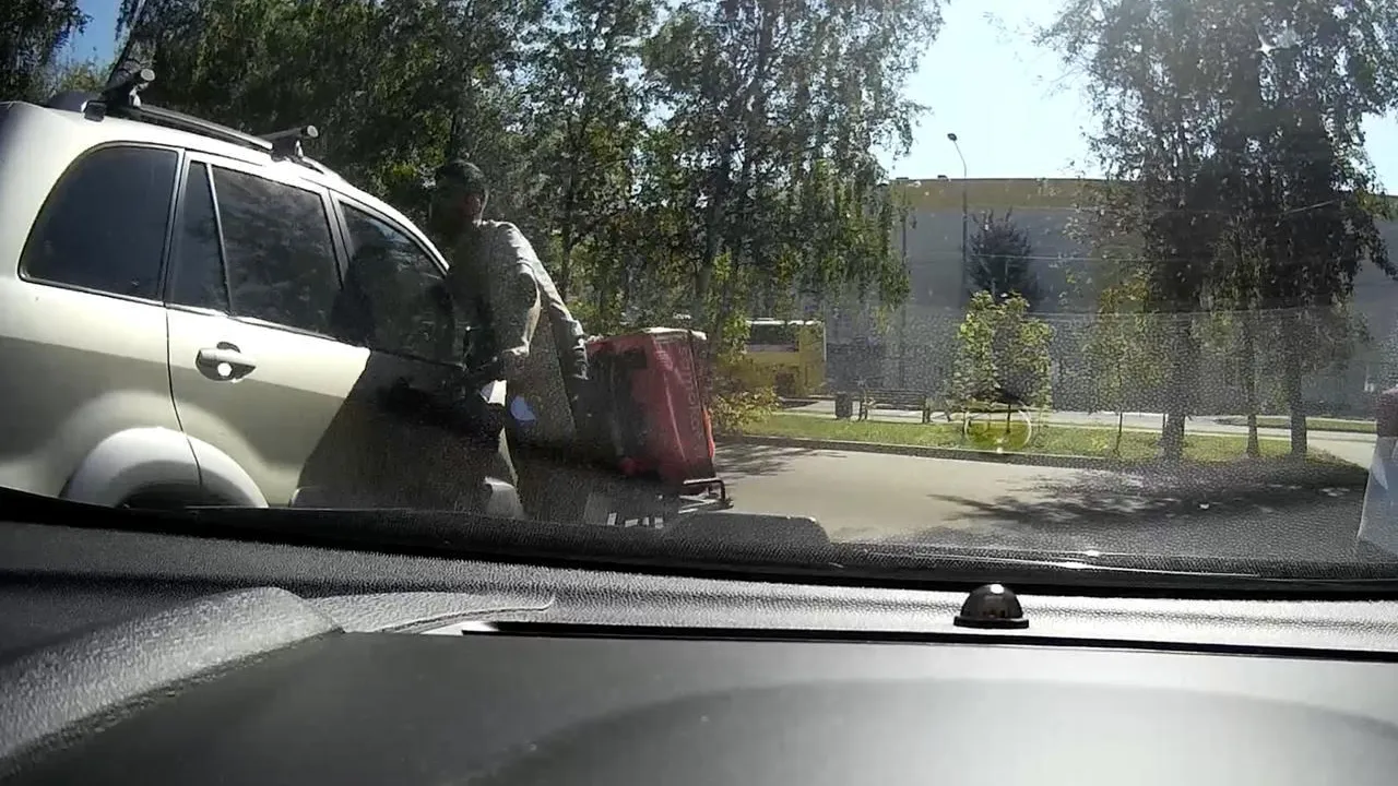 Испуганные жители Новой Москвы просят защитить их от велокурьеров-мигрантов
