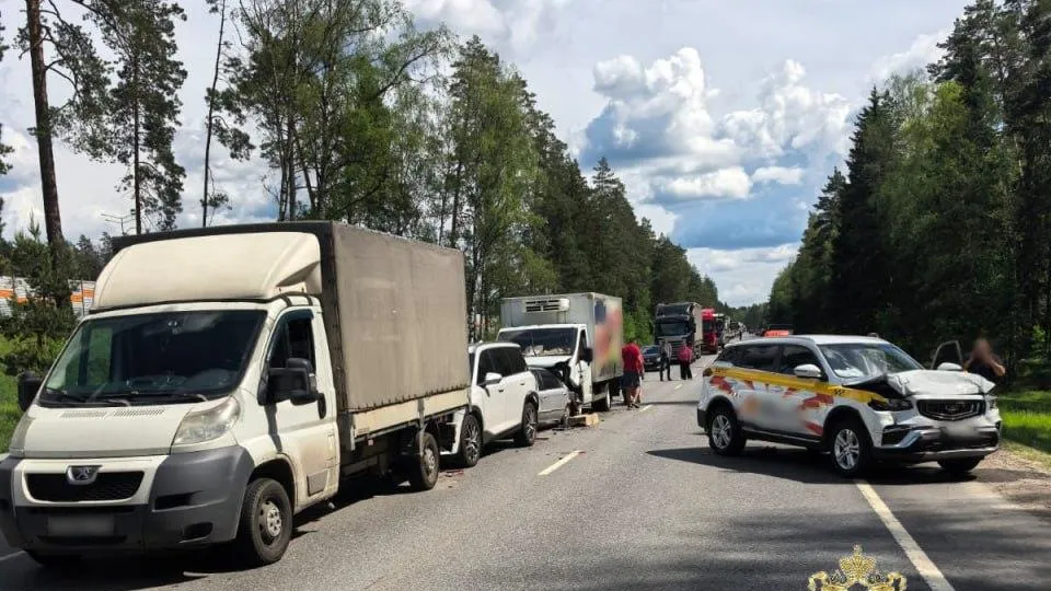 Два человека пострадали в результате массового ДТП на трассе в Щелкове