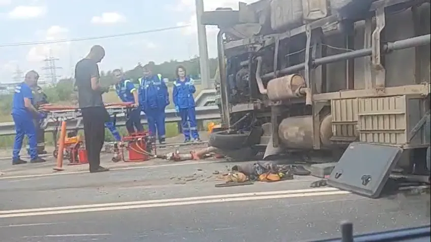 «Автобус вообще без стекол»: страшное «комбо-ДТП» случилось в Подмосковье