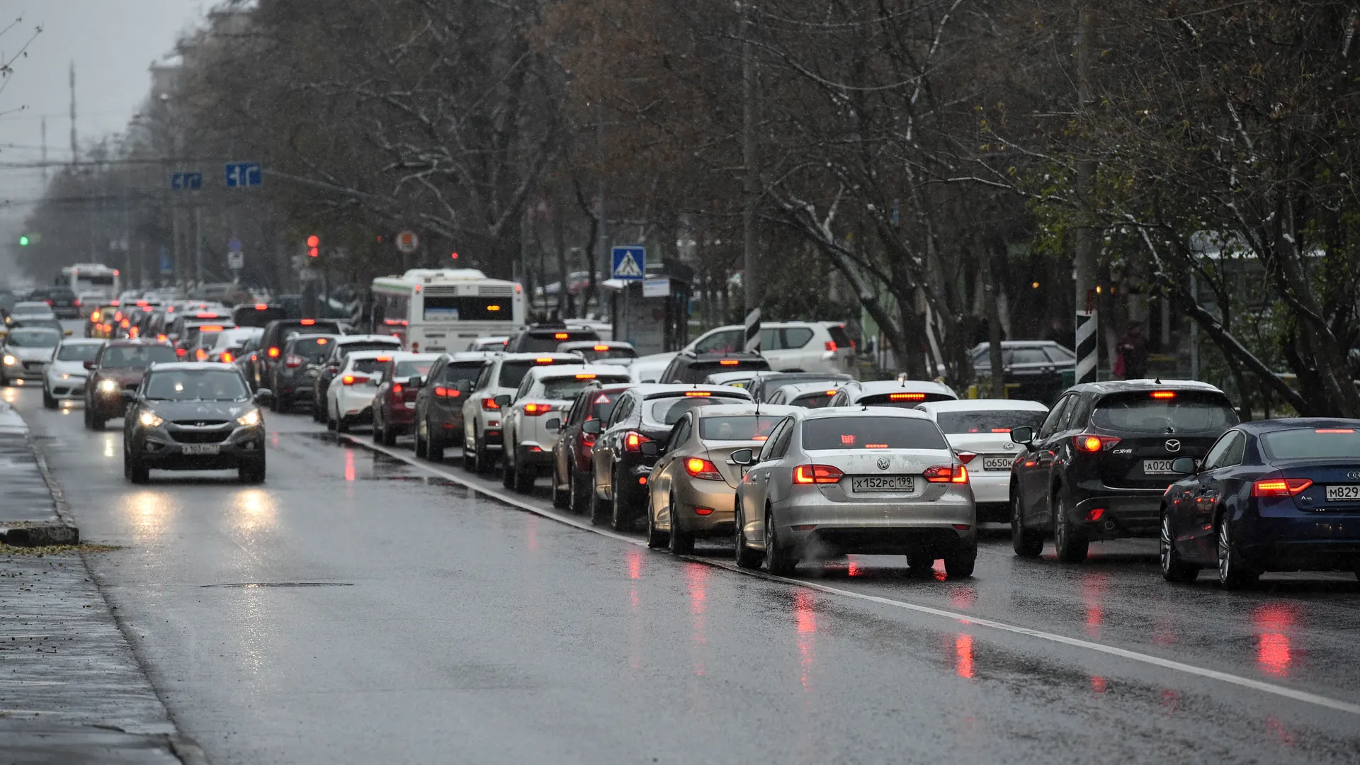 Дороги Подмосковья в среду вечером были загружены на 7 баллов