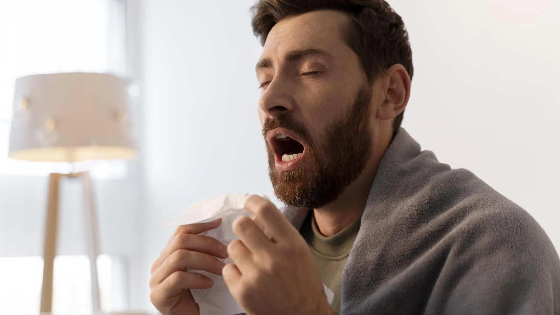 «Один чихнул, другой заразился»: россиянам грозит эпидемия вируса Нипах?