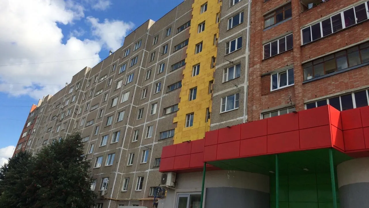 Фасады начали утеплять в трех домах поселка Подольска
