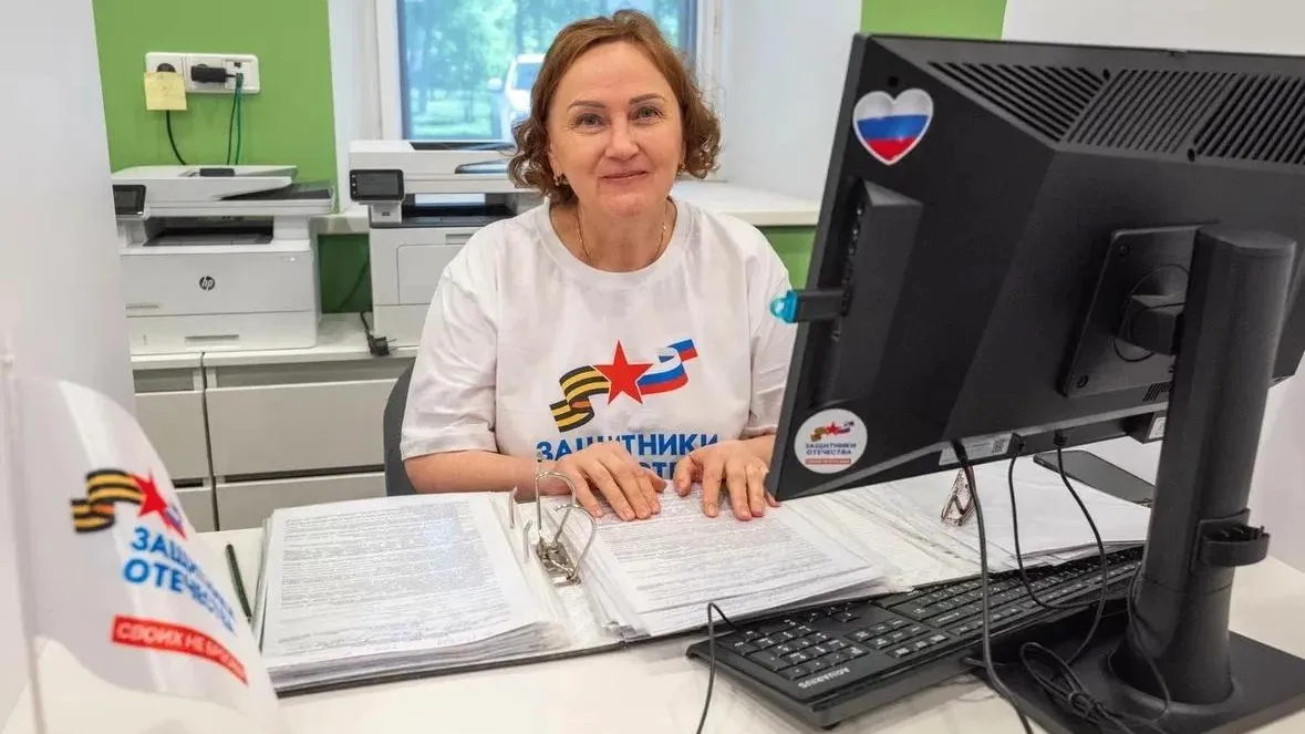 Ксения Мишонова посетила фонд «Защитники Отечества» в Реутове