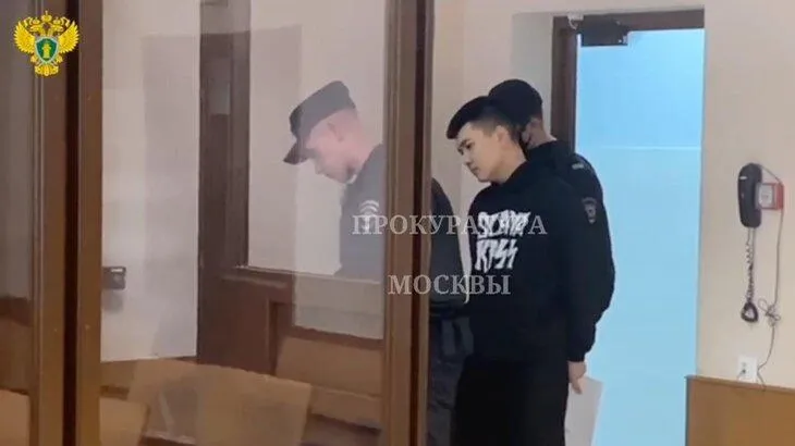 Баттл-рэпер получил срок после слов о «превентивном ударе по беременной русской»