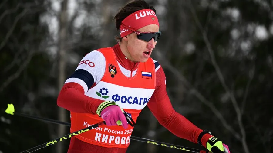 Российский лыжник Коростелев пришел четвертым в скиатлоне на ОИ-26 в Италии