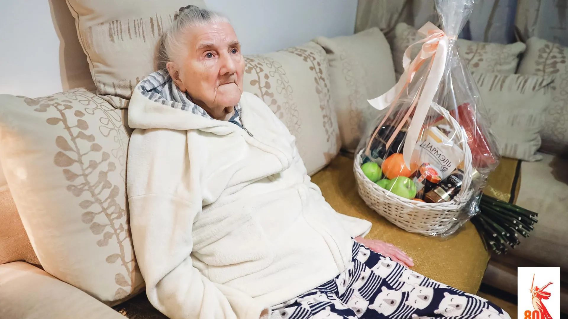 В Химках поздравили ветерана ВОВ Валентину Конькову с 96-летием
